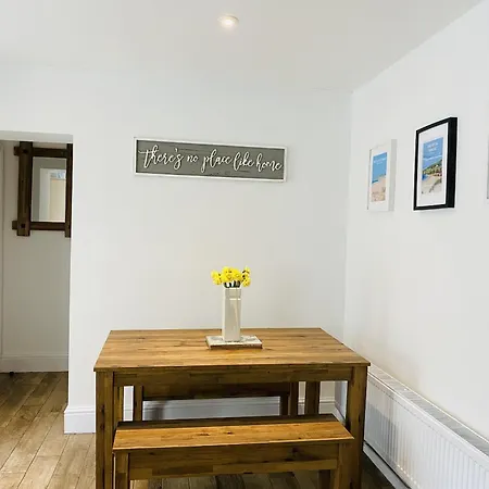 Ocean Terrace, Ilfracombe, 4 Bedrooms, Sleeps 8, Stunning Sea Views, Parking, Garden, Pet Friendly Exterior photo