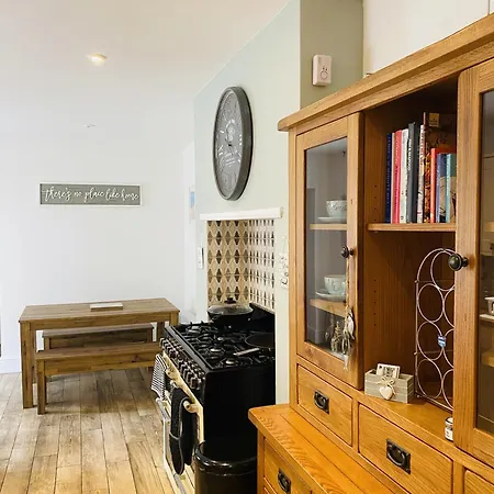 Ocean Terrace, Ilfracombe, 4 Bedrooms, Sleeps 8, Stunning Sea Views, Parking, Garden, Pet Friendly Exterior photo