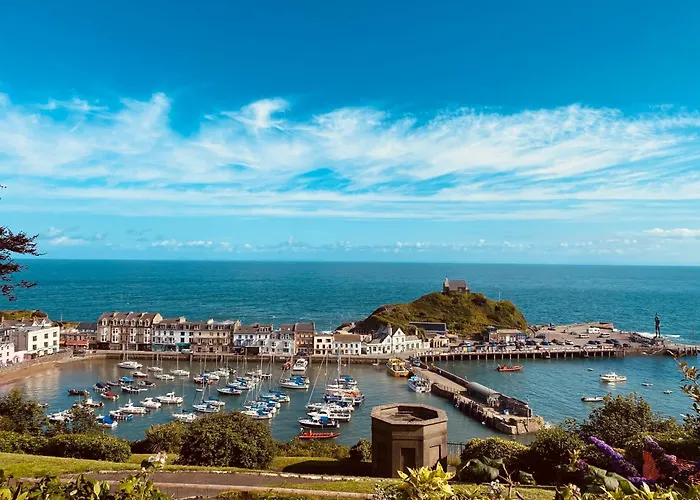 Ocean Terrace, Ilfracombe, 4 Bedrooms, Sleeps 8, Stunning Sea Views, Parking, Garden, Pet Friendly
