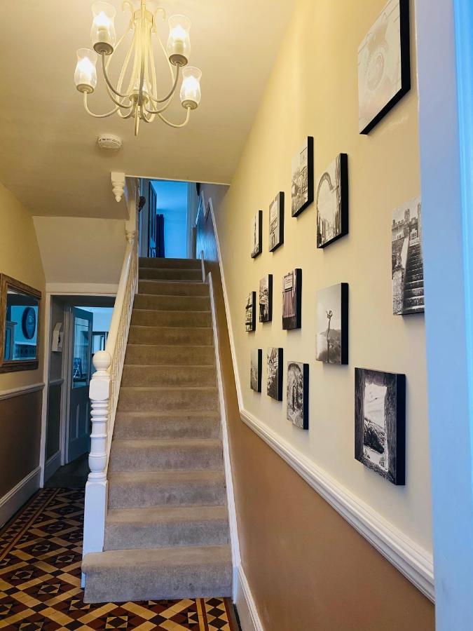 Ocean Terrace, Ilfracombe, 4 Bedrooms, Sleeps 8, Stunning Sea Views, Parking, Garden, Pet Friendly Holiday home