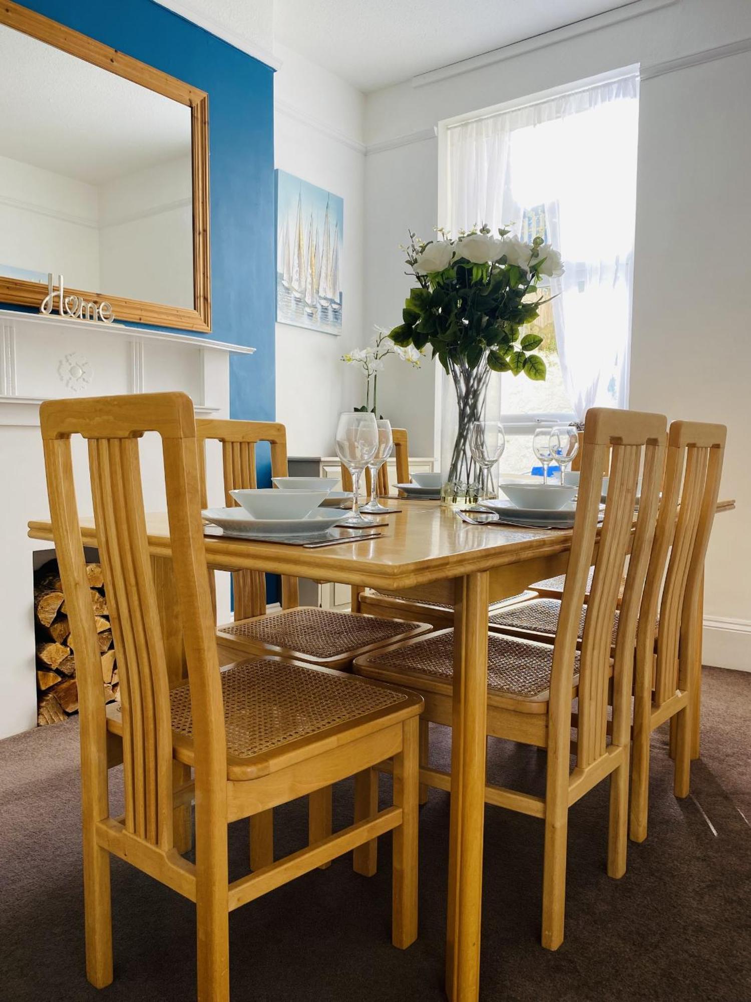 Ocean Terrace, Ilfracombe, 4 Bedrooms, Sleeps 8, Stunning Sea Views, Parking, Garden, Pet Friendly *