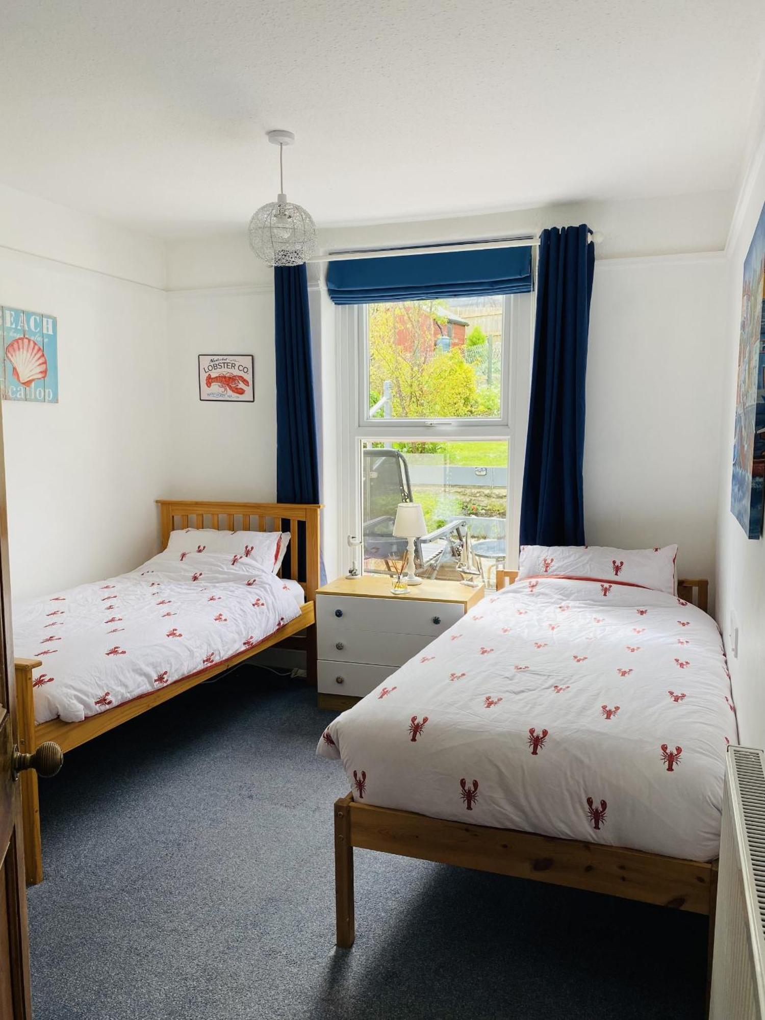 Ocean Terrace, Ilfracombe, 4 Bedrooms, Sleeps 8, Stunning Sea Views, Parking, Garden, Pet Friendly * Ilfracombe