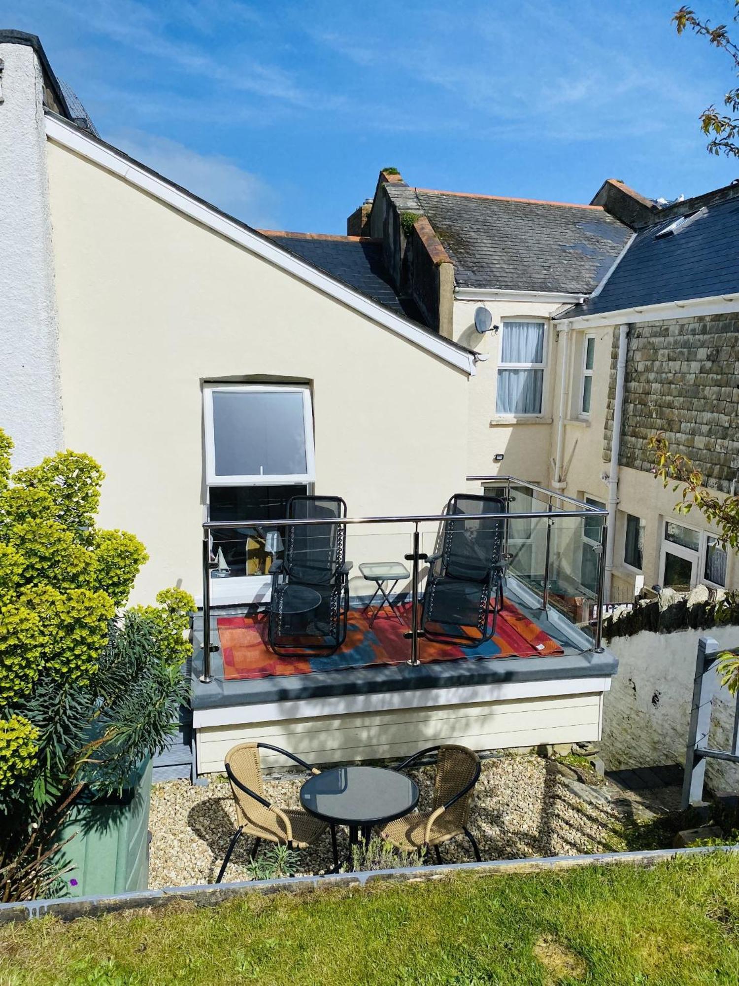 Ocean Terrace, Ilfracombe, 4 Bedrooms, Sleeps 8, Stunning Sea Views, Parking, Garden, Pet Friendly Holiday home