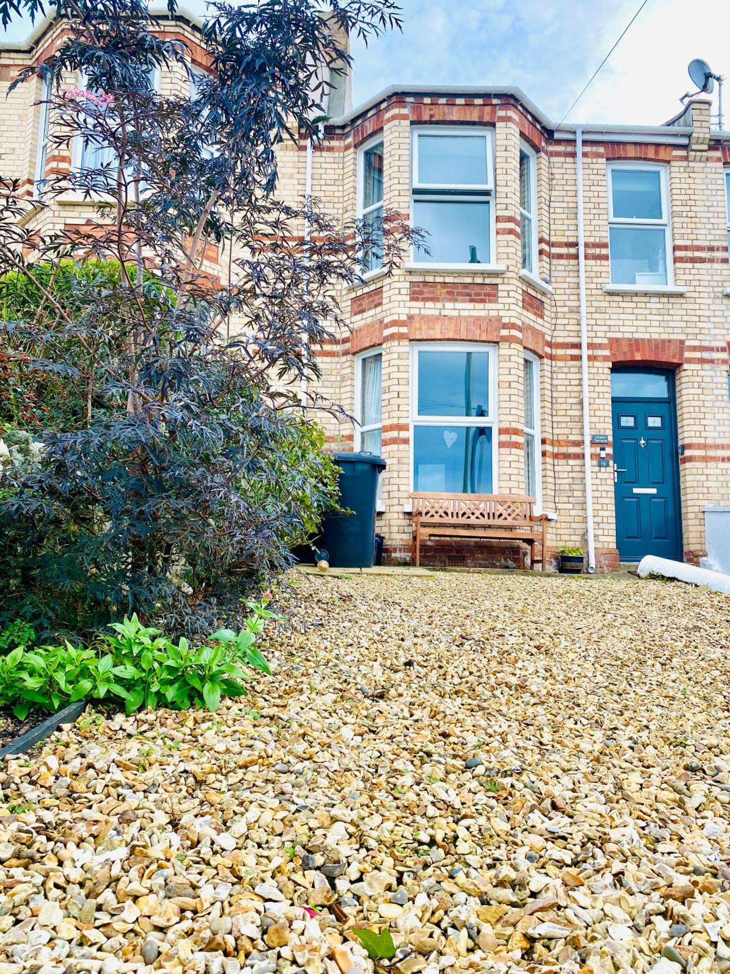 Ocean Terrace, Ilfracombe, 4 Bedrooms, Sleeps 8, Stunning Sea Views, Parking, Garden, Pet Friendly Holiday home