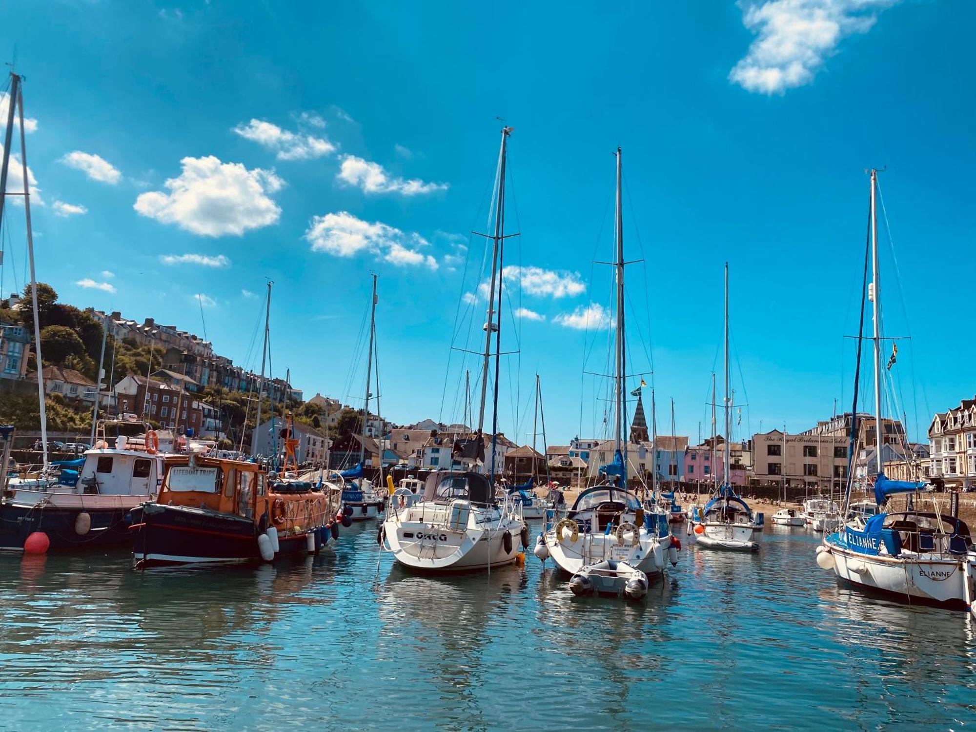Ocean Terrace, Ilfracombe, 4 Bedrooms, Sleeps 8, Stunning Sea Views, Parking, Garden, Pet Friendly Holiday home *